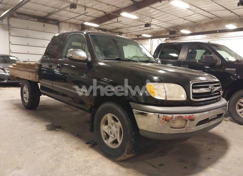 2000 Toyota Tundra SR5 V8 (VIN 5TBRT341XYS066351) main photo
