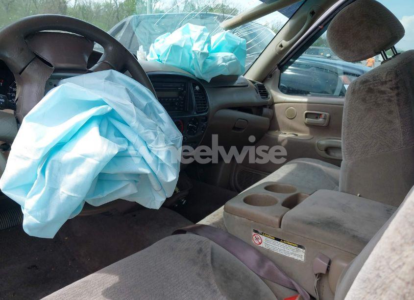 Photo 5 of 2001 Toyota Tundra LTD V8 (VIN 5TBRT38121S185270)