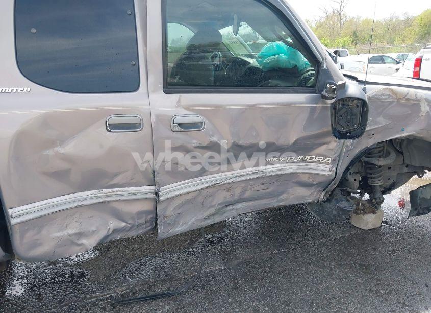 Photo 6 of 2001 Toyota Tundra LTD V8 (VIN 5TBRT38121S185270)