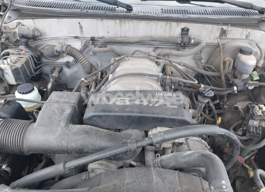 Photo 10 of 2001 Toyota Tundra LTD V8 (VIN 5TBRT38121S210555)