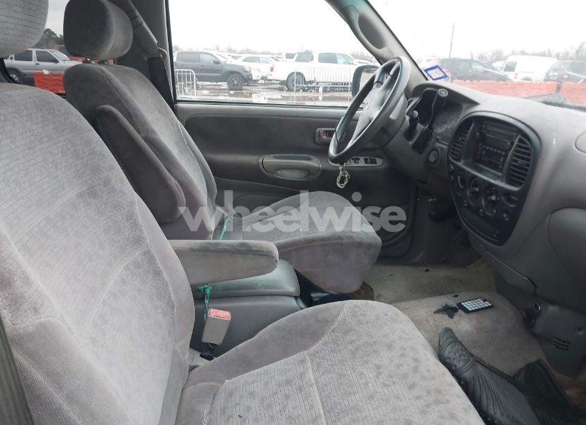 Photo 5 of 2001 Toyota Tundra LTD V8 (VIN 5TBRT38121S210555)