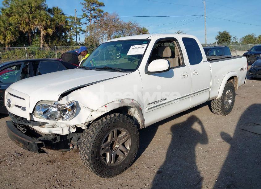 Photo 2 of 2005 Toyota Tundra LTD V8 (VIN 5TBRT38135S471196)