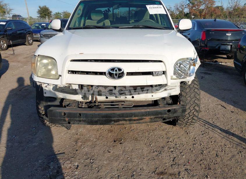 Photo 6 of 2005 Toyota Tundra LTD V8 (VIN 5TBRT38135S471196)