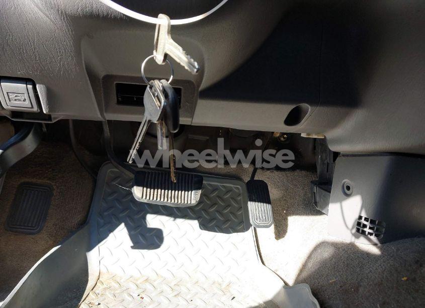 Photo 11 of 2001 Toyota Tundra LTD V8 (VIN 5TBRT38151S135074)