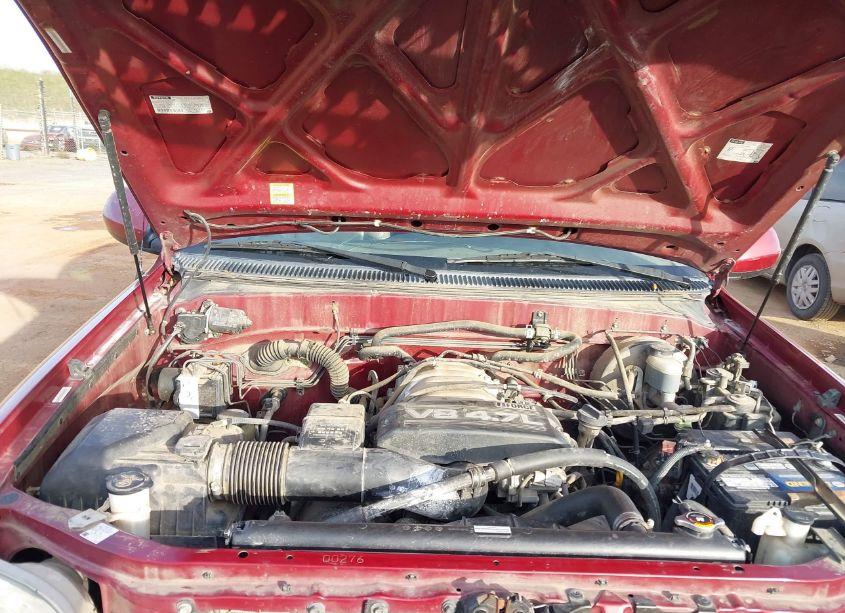 Photo 10 of 2002 Toyota Tundra LTD V8 (VIN 5TBRT38152S316872)