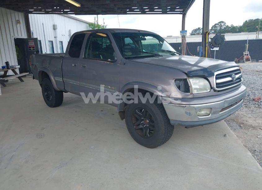 2002 Toyota Tundra LTD V8 (VIN 5TBRT38172S234139) main photo