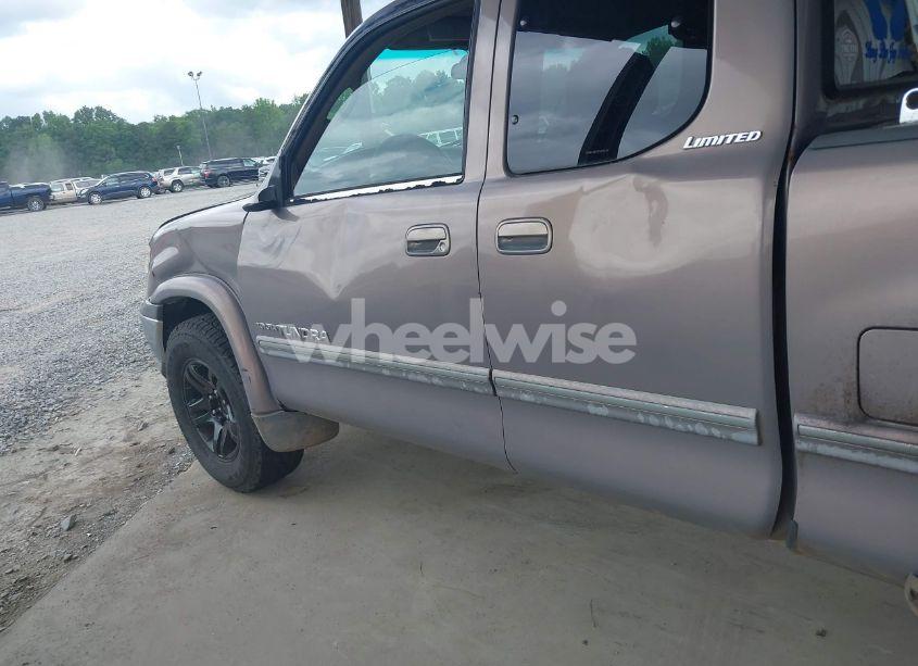 Photo 12 of 2002 Toyota Tundra LTD V8 (VIN 5TBRT38172S234139)