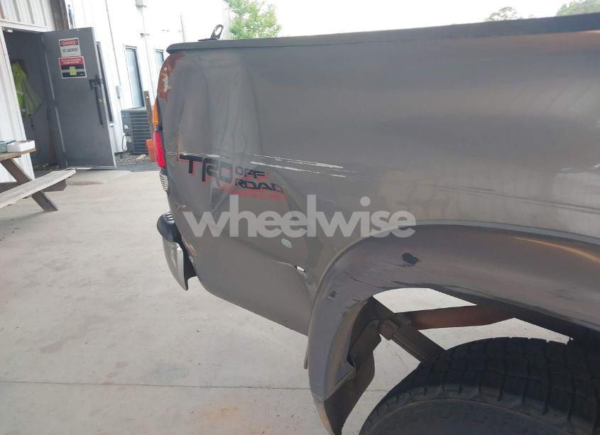 Photo 16 of 2002 Toyota Tundra LTD V8 (VIN 5TBRT38172S234139)