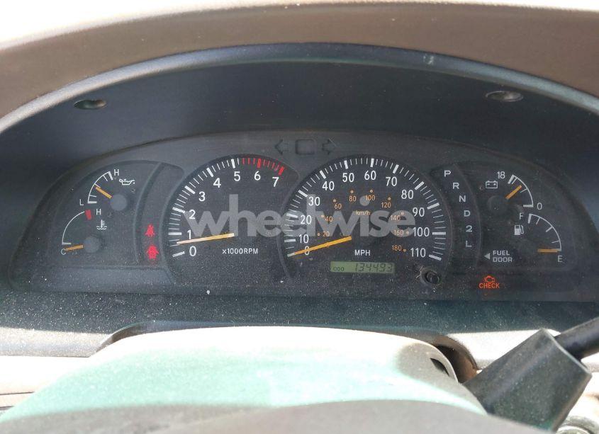 Photo 7 of 2002 Toyota Tundra LTD V8 (VIN 5TBRT381X2S314762)