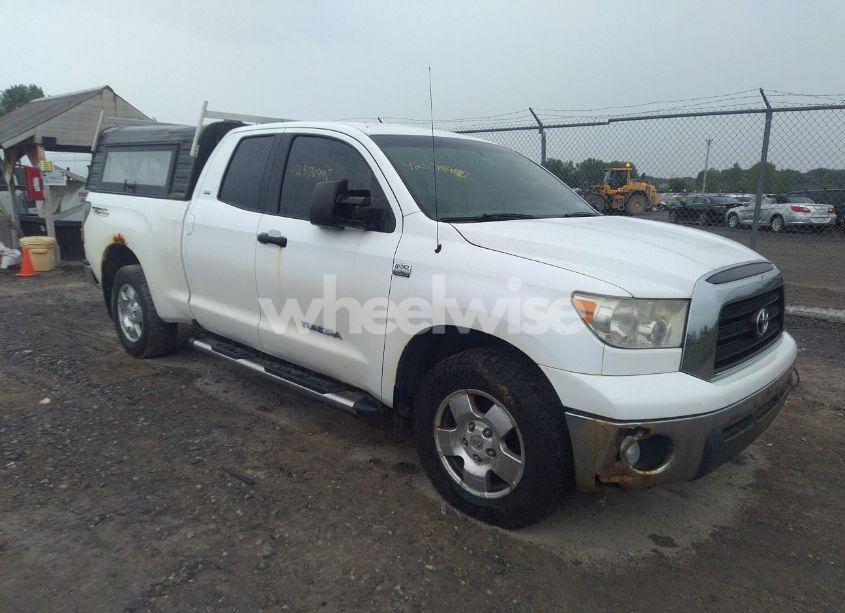 2007 Toyota Tundra SR5 4.7L V8 (VIN 5TBRT54147S451110) main photo