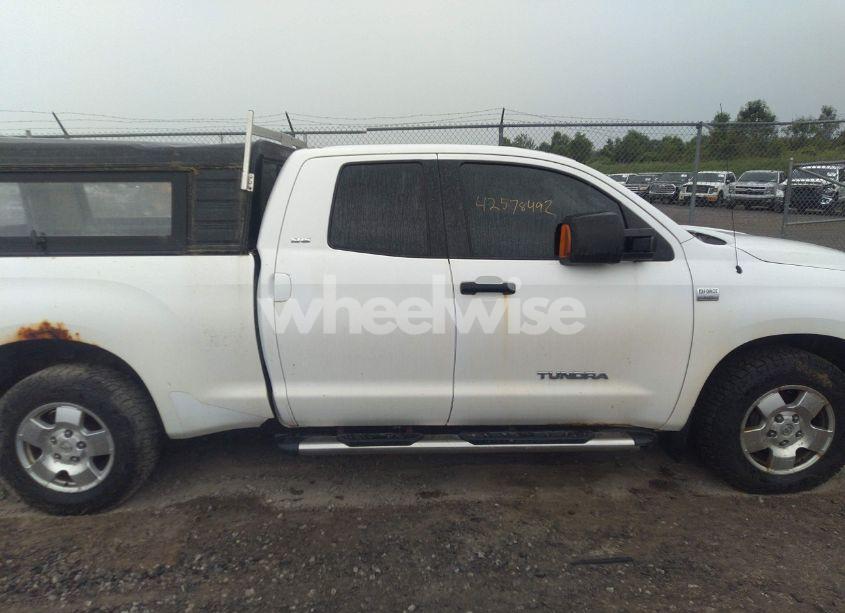 Photo 13 of 2007 Toyota Tundra SR5 4.7L V8 (VIN 5TBRT54147S451110)