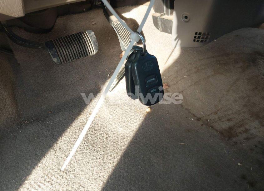 Photo 11 of 2006 Toyota Tundra SR5 (VIN 5TBRU34106S471922)