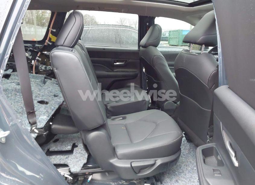 Photo 8 of 2024 Toyota Grand HIGHLANDER LIMITED (VIN 5TDAAAA50RS001385)