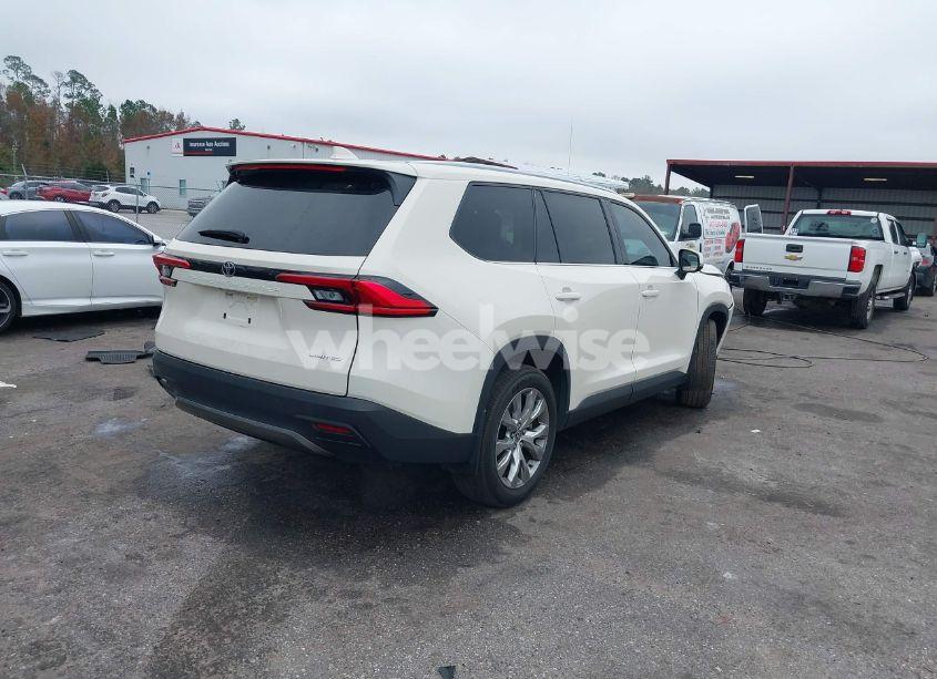 Photo 4 of 2024 Toyota Grand HIGHLANDER LIMITED (VIN 5TDAAAA50RS012595)