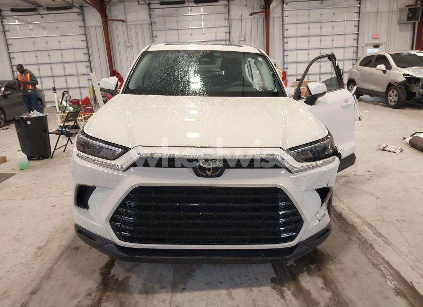 Photo 12 of 2024 Toyota Grand HIGHLANDER XLE (VIN 5TDAAAA50RS014380)