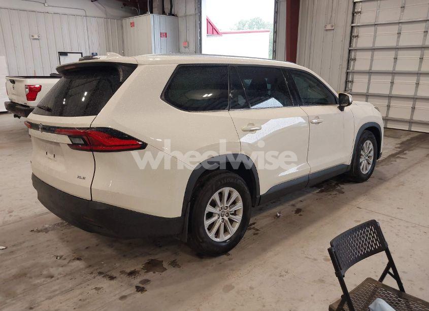Photo 4 of 2024 Toyota Grand HIGHLANDER XLE (VIN 5TDAAAA50RS014380)