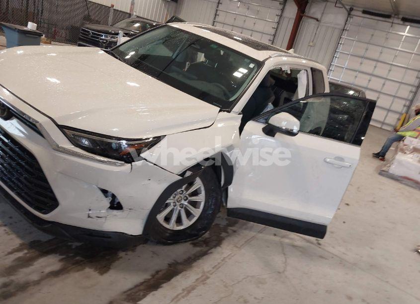 Photo 6 of 2024 Toyota Grand HIGHLANDER XLE (VIN 5TDAAAA50RS014380)