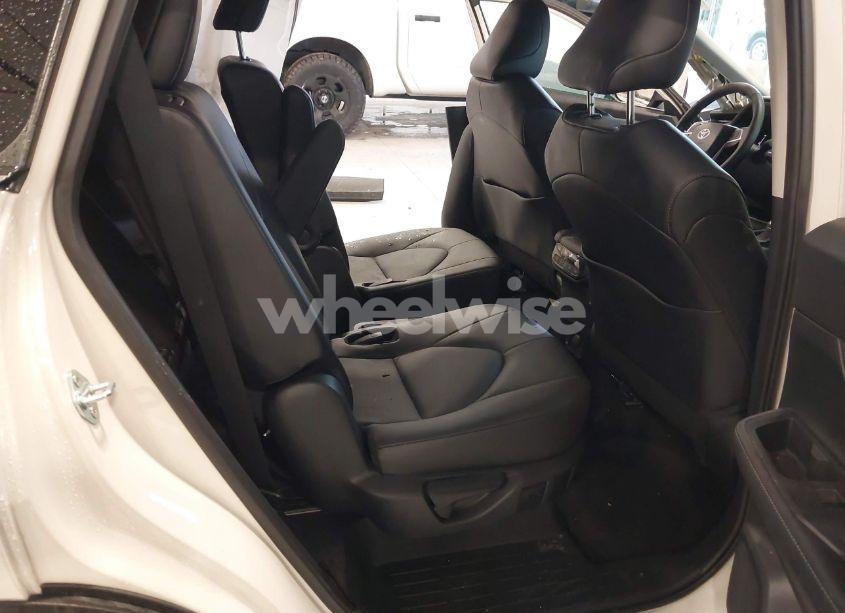 Photo 8 of 2024 Toyota Grand HIGHLANDER XLE (VIN 5TDAAAA50RS014380)