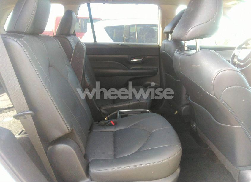 Photo 8 of 2024 Toyota Grand HIGHLANDER LIMITED (VIN 5TDAAAA51RS004067)