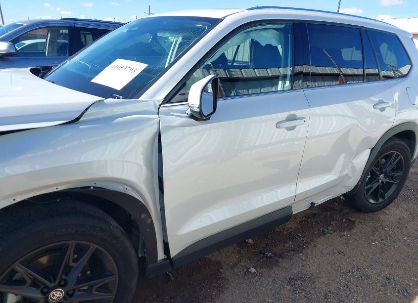 Photo 18 of 2024 Toyota Grand HIGHLANDER LIMITED (VIN 5TDAAAA51RS014842)