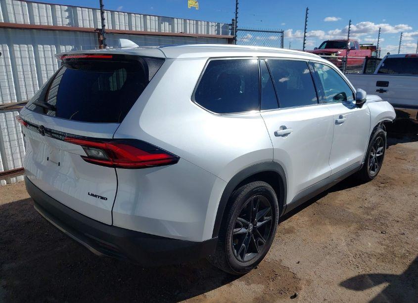 Photo 4 of 2024 Toyota Grand HIGHLANDER LIMITED (VIN 5TDAAAA51RS014842)