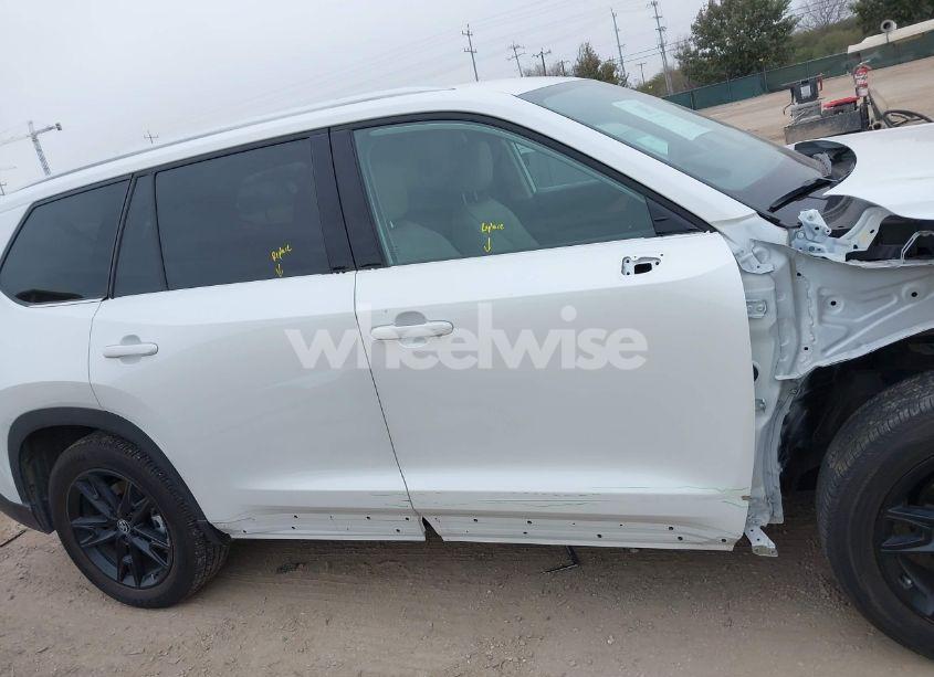 Photo 13 of 2024 Toyota Grand HIGHLANDER LIMITED (VIN 5TDAAAA52RS003283)