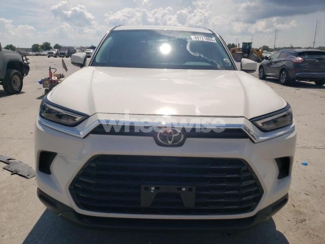 Photo 11 of 2024 TOYOTA GRAND HIGHLANDER XLE (VIN 5TDAAAA52RS009018)