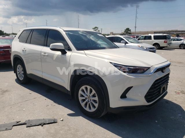 Photo 4 of 2024 TOYOTA GRAND HIGHLANDER XLE (VIN 5TDAAAA52RS009018)