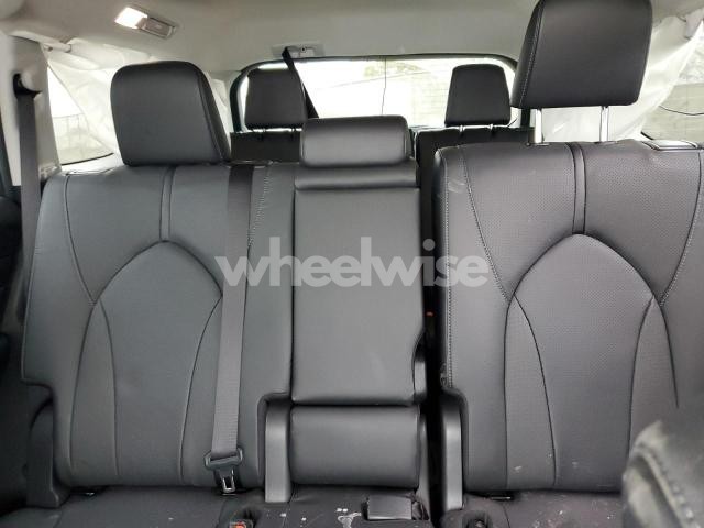 Photo 14 of 2024 TOYOTA GRAND HIGHLANDER XLE (VIN 5TDAAAA53RS013837)