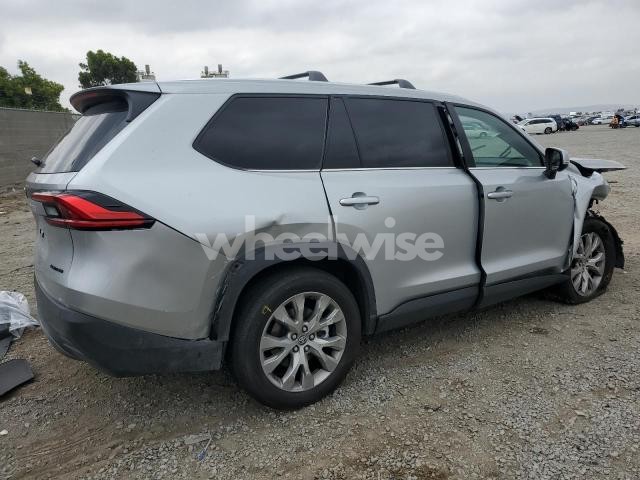 Photo 3 of 2024 TOYOTA GRAND HIGHLANDER XLE (VIN 5TDAAAA53RS013837)