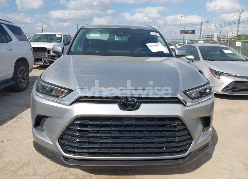 Photo 12 of 2024 Toyota Grand HIGHLANDER XLE (VIN 5TDAAAA55RS017176)