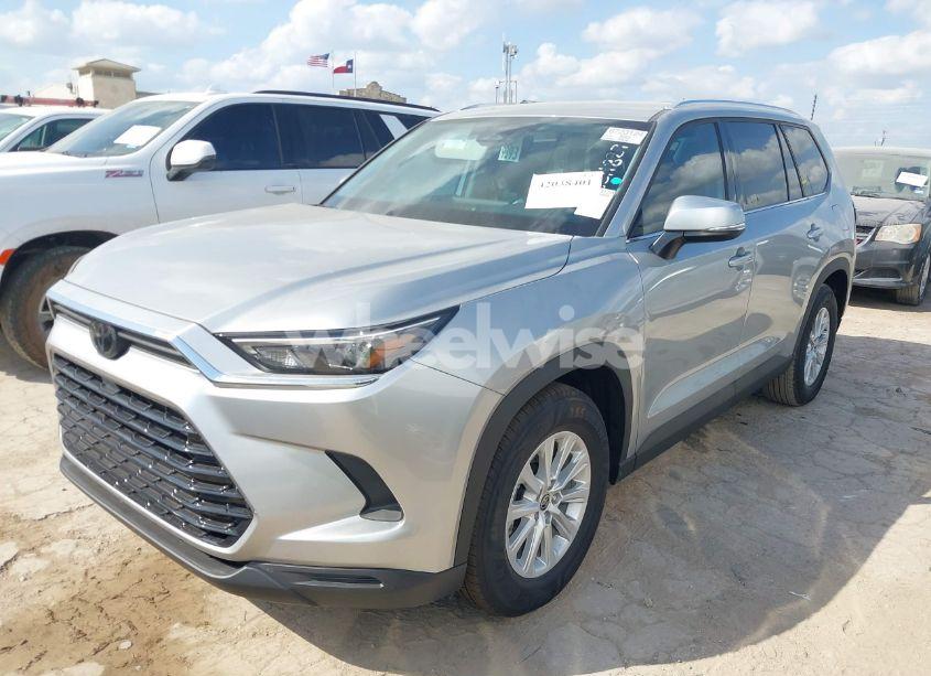 Photo 2 of 2024 Toyota Grand HIGHLANDER XLE (VIN 5TDAAAA55RS017176)
