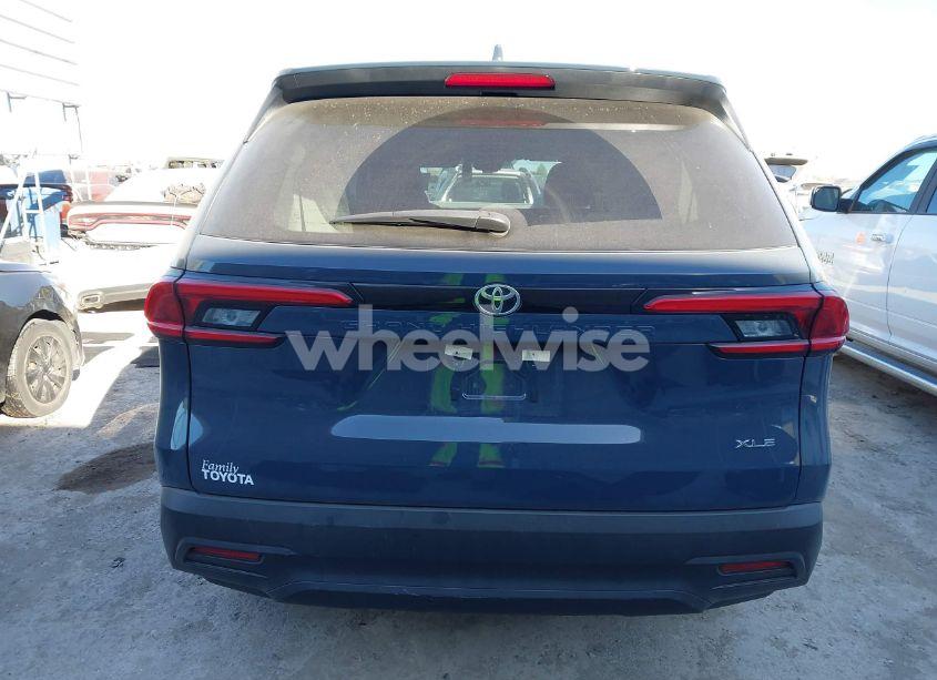 Photo 16 of 2024 Toyota Grand HIGHLANDER XLE (VIN 5TDAAAA55RS018845)