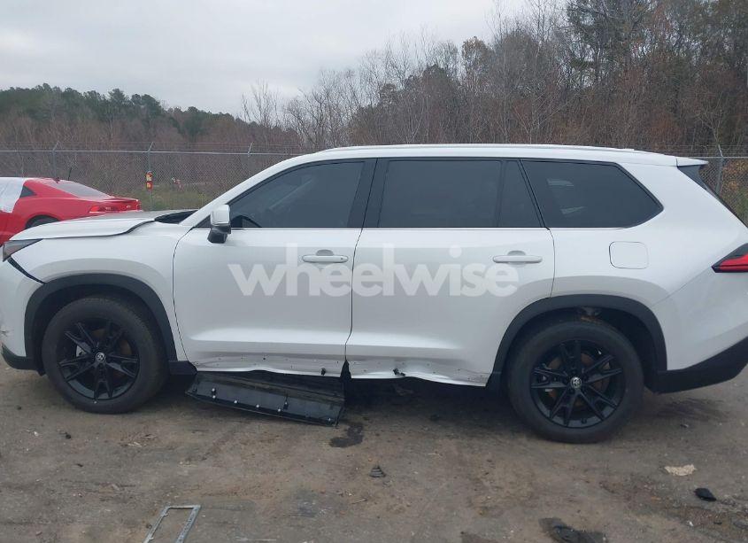 Photo 15 of 2024 Toyota Grand HIGHLANDER LIMITED (VIN 5TDAAAA57RS001044)