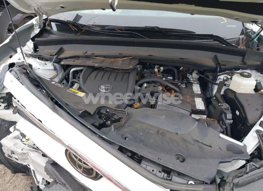Photo 10 of 2024 Toyota Grand HIGHLANDER XLE (VIN 5TDAAAA57RS011153)