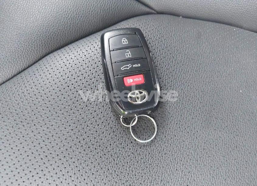 Photo 11 of 2024 Toyota Grand HIGHLANDER XLE (VIN 5TDAAAA57RS011153)