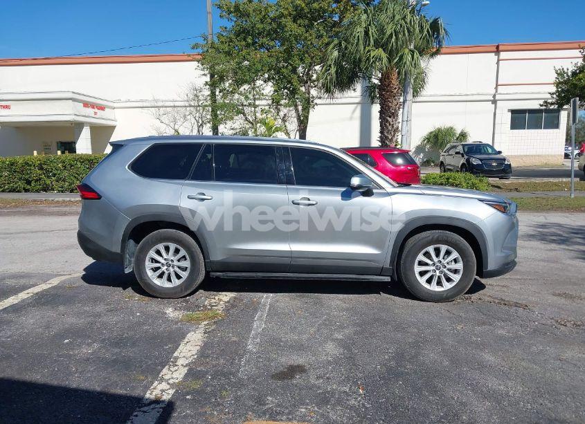 Photo 13 of 2024 Toyota Grand HIGHLANDER XLE (VIN 5TDAAAA57RS014599)