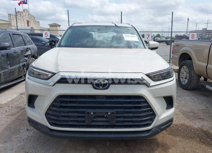 Photo 12 of 2024 Toyota Grand HIGHLANDER XLE (VIN 5TDAAAA58RS005345)