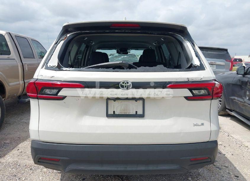 Photo 16 of 2024 Toyota Grand HIGHLANDER XLE (VIN 5TDAAAA58RS005345)