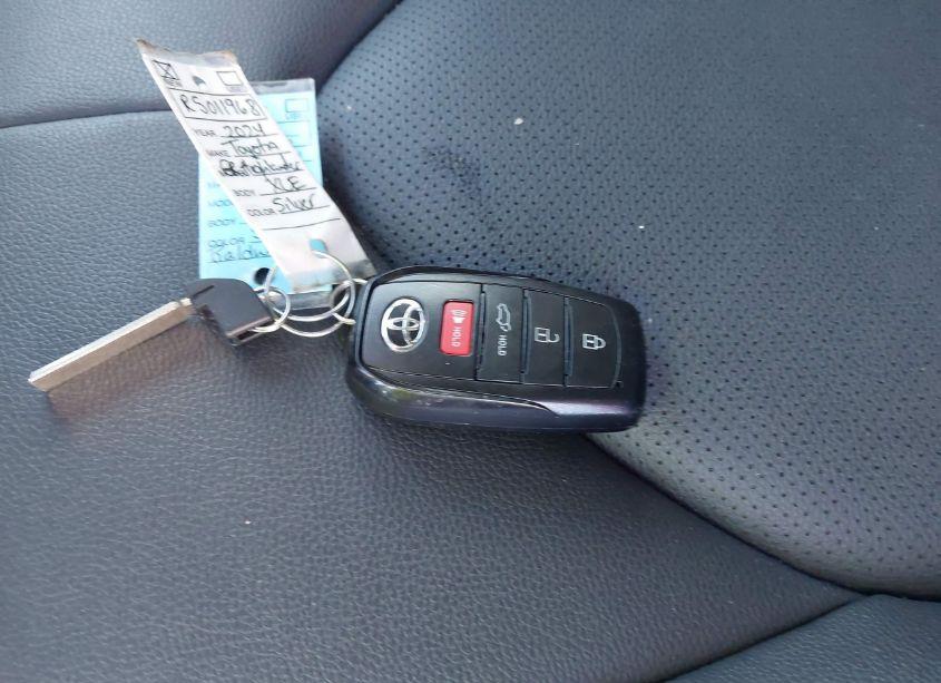 Photo 11 of 2024 Toyota Grand HIGHLANDER XLE (VIN 5TDAAAA58RS011968)