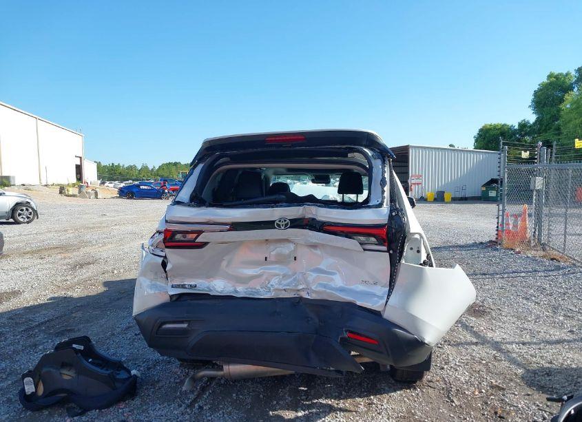 Photo 16 of 2024 Toyota Grand HIGHLANDER XLE (VIN 5TDAAAA59RS010845)