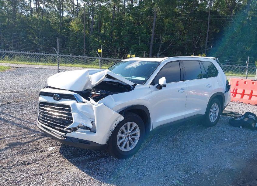 Photo 2 of 2024 Toyota Grand HIGHLANDER XLE (VIN 5TDAAAA59RS010845)