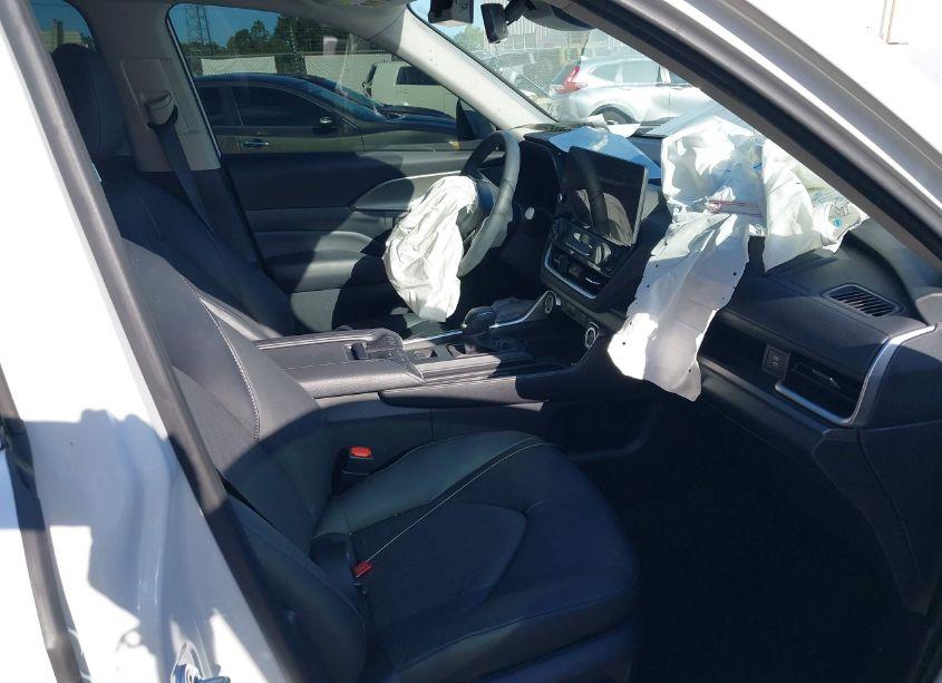 Photo 5 of 2024 Toyota Grand HIGHLANDER XLE (VIN 5TDAAAA59RS010845)