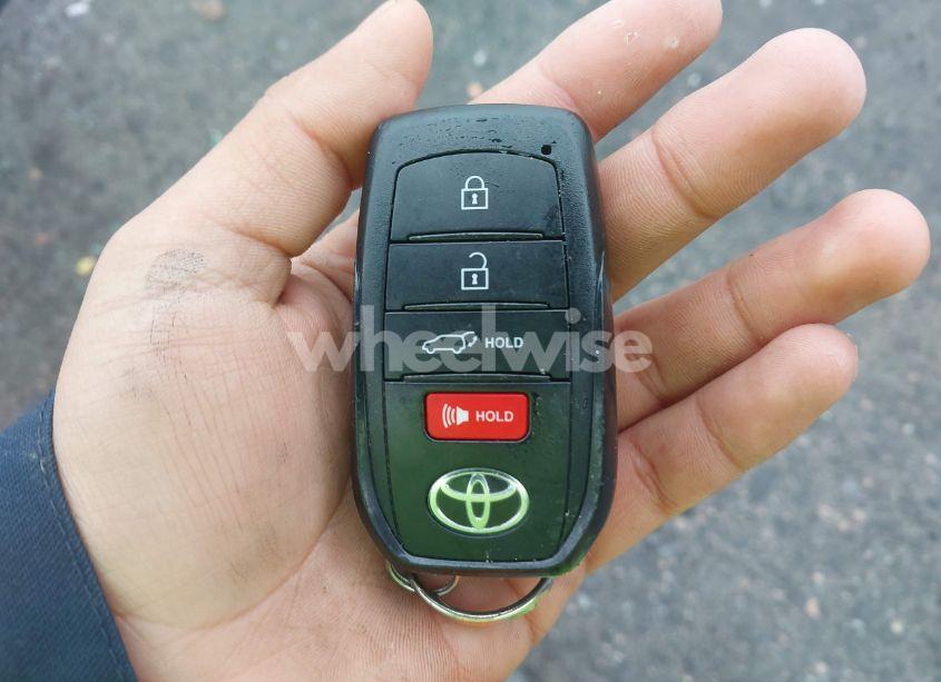 Photo 11 of 2024 Toyota Grand HIGHLANDER LIMITED (VIN 5TDAAAA59RS011154)