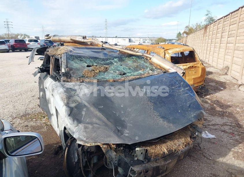 2024 Toyota Grand HIGHLANDER XLE (VIN 5TDAAAA59RS014927) main photo