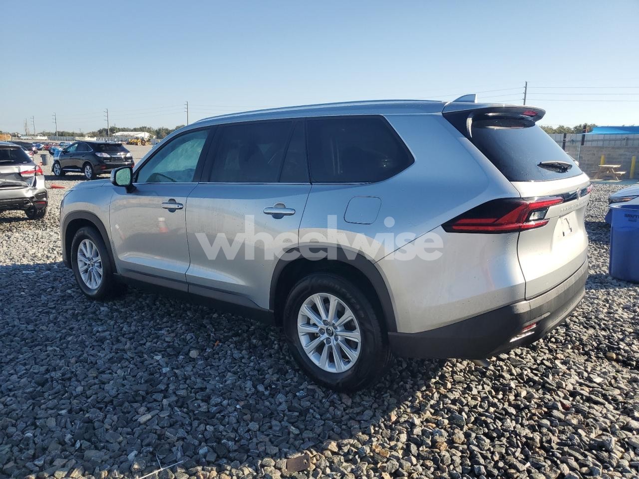 Photo 2 of 2025 TOYOTA GRAND HIGHLANDER LE (VIN 5TDAAAA59SS021298)