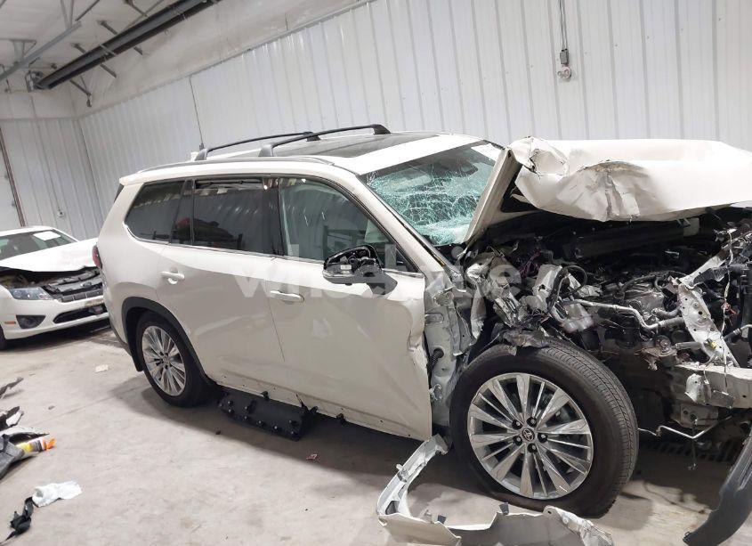 Photo 13 of 2024 Toyota Grand HIGHLANDER PLATINUM (VIN 5TDAAAB50RS006987)