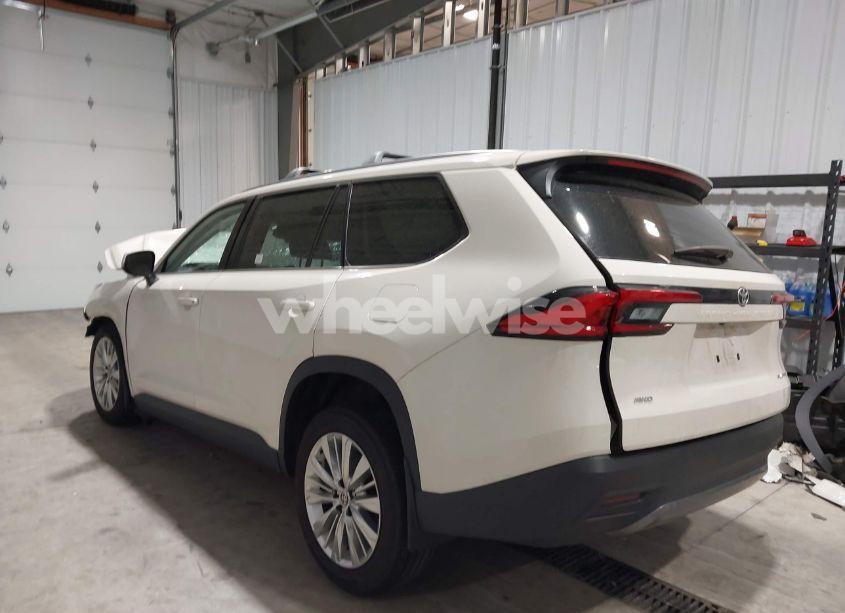 Photo 3 of 2024 Toyota Grand HIGHLANDER PLATINUM (VIN 5TDAAAB50RS006987)