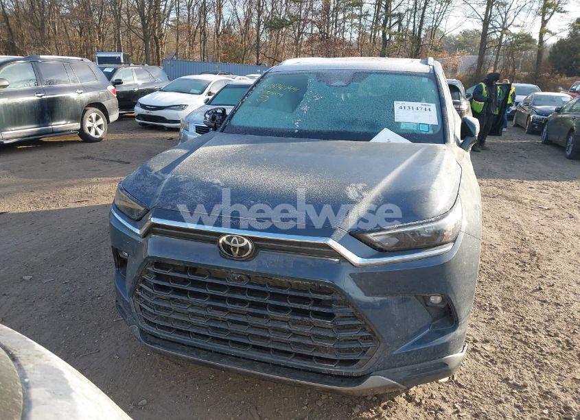 Photo 12 of 2024 Toyota Grand HIGHLANDER XLE/LIMITED/PLATINUM (VIN 5TDAAAB50RS010750)