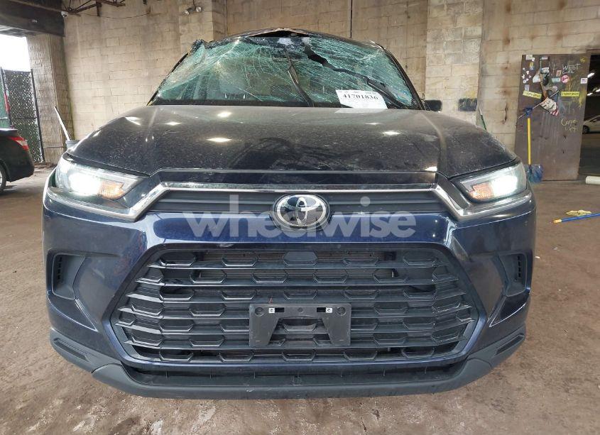 Photo 12 of 2024 Toyota Grand HIGHLANDER XLE (VIN 5TDAAAB50RS025202)